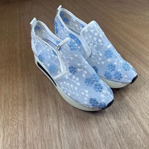 Women's Floral Mesh Blue Cottagecore Slip On Platform Sneakers US 10–10.5 Spring